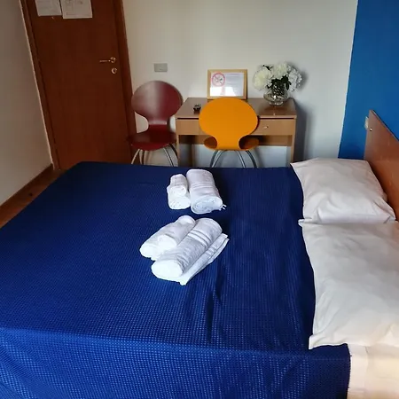 Ares 招待所 罗马